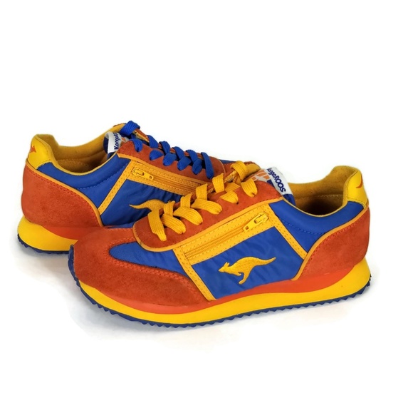 kangaroo sneakers with zipper